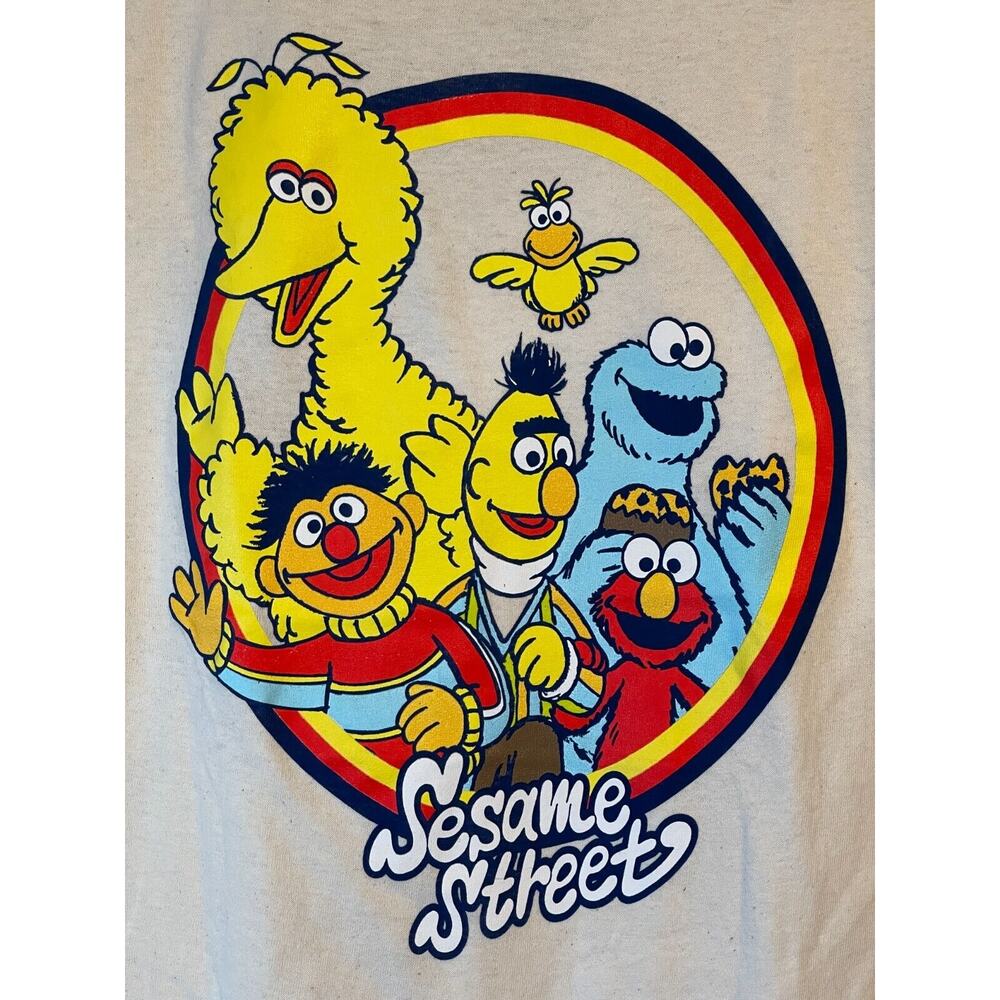 Sesame Street Mad Engine Licensed T Shirt Women's Sz M (10-12) Cream - Picture 2 of 5